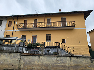 facciata-villa-schiera-carbonate 12